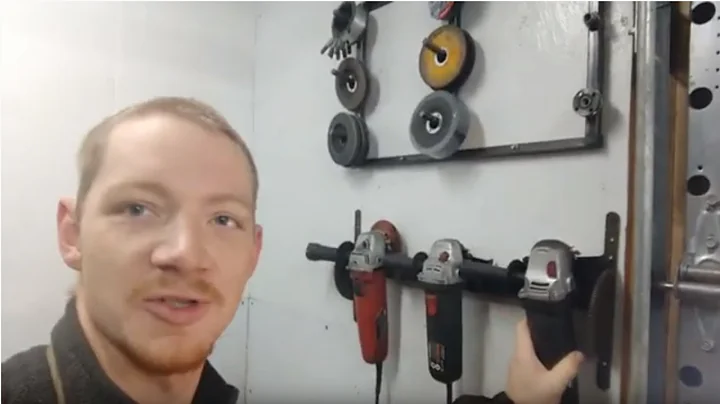 Vlog 2, Shop Tour