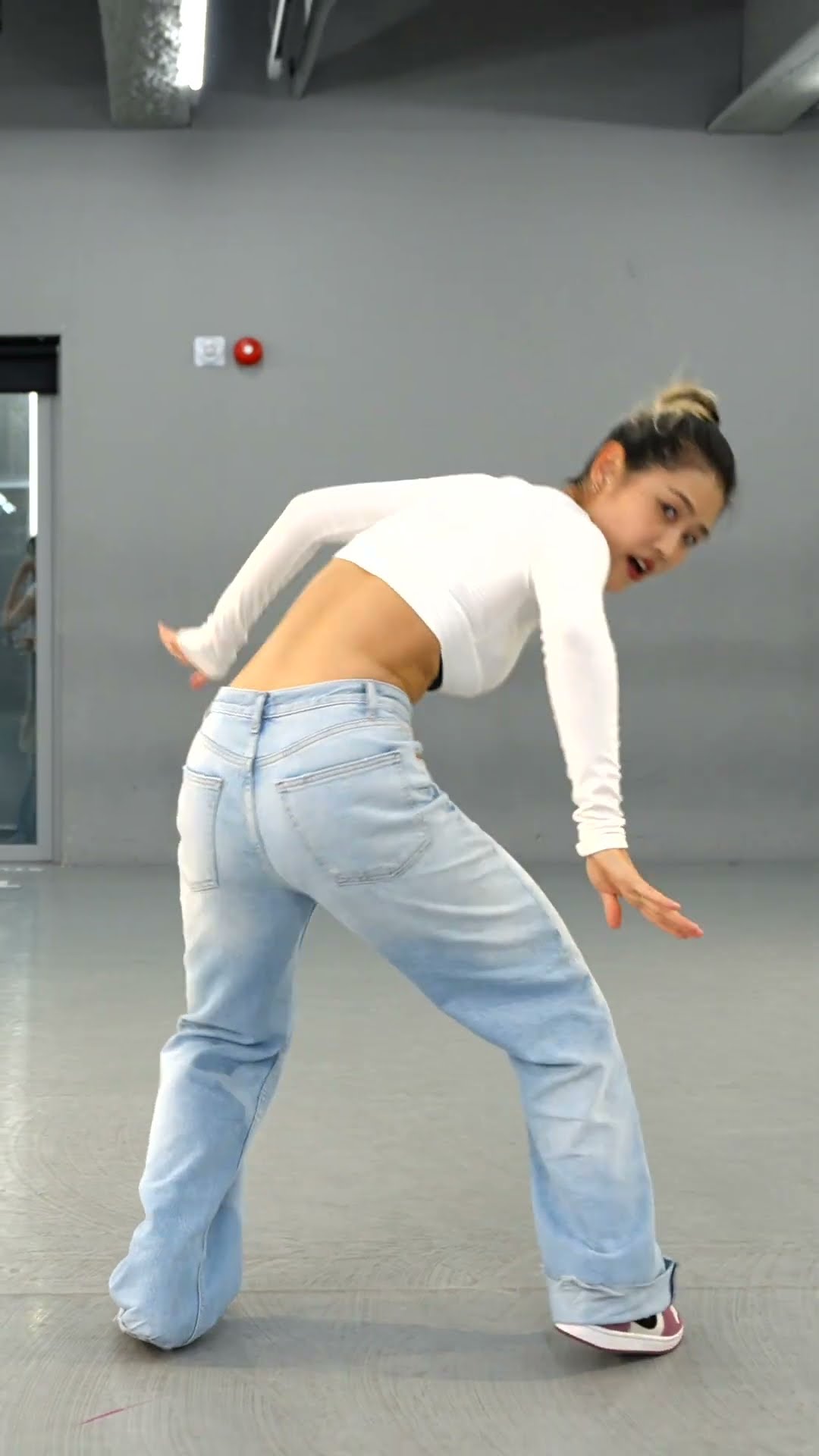 You take me high? #aracho #choreography