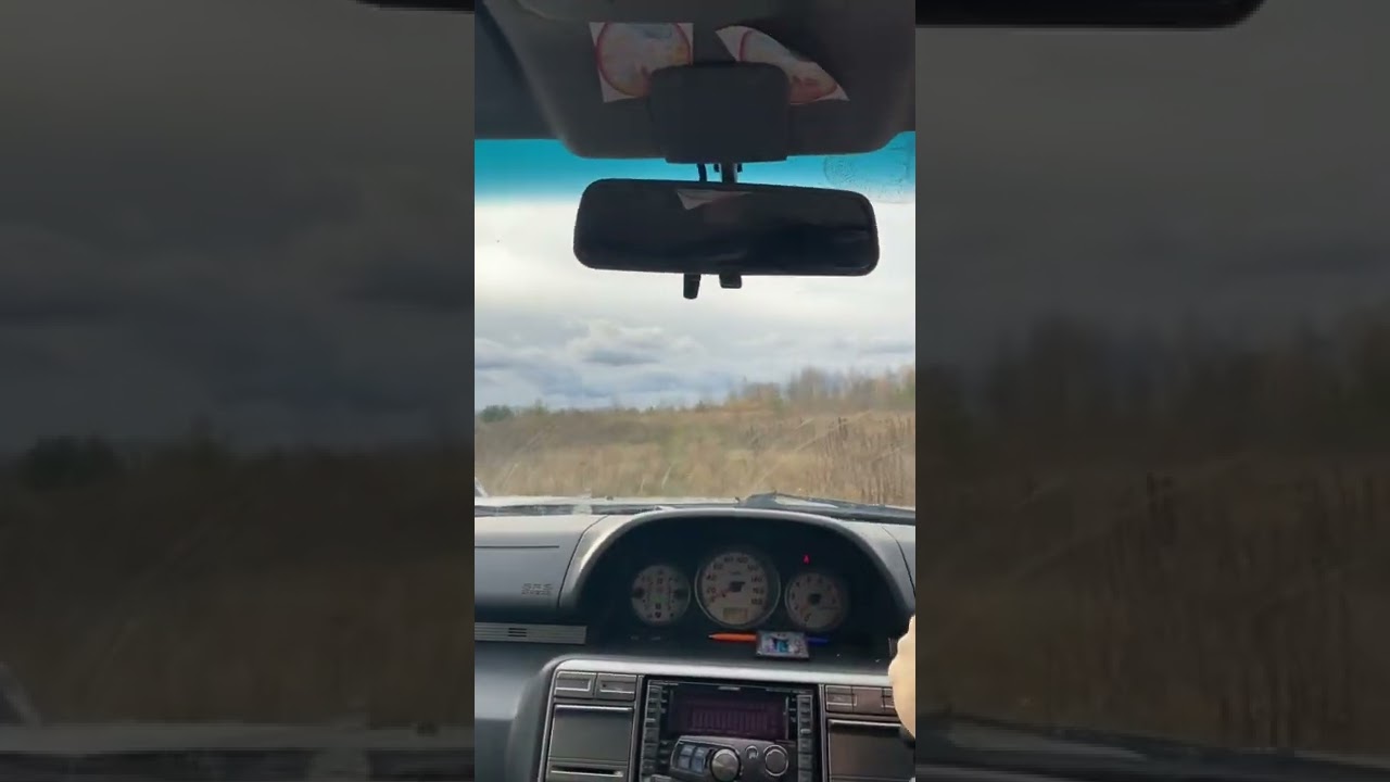 Так дорогу размыло, что воду до дома везём по полю - YouTube