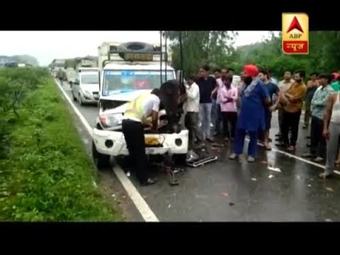 Moradabad: Kanwariyas create ruckus, jam NH 24 after collision with tractor trolley