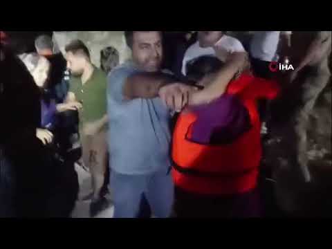 Fırat Nehri’nde su seviyesinin yükselmesi ile mahsur kalan 26 kişi kurtarıldı