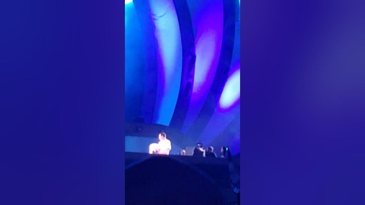 Marshmallow finally reveals himself at edc las vegas 2016!!! YouTube