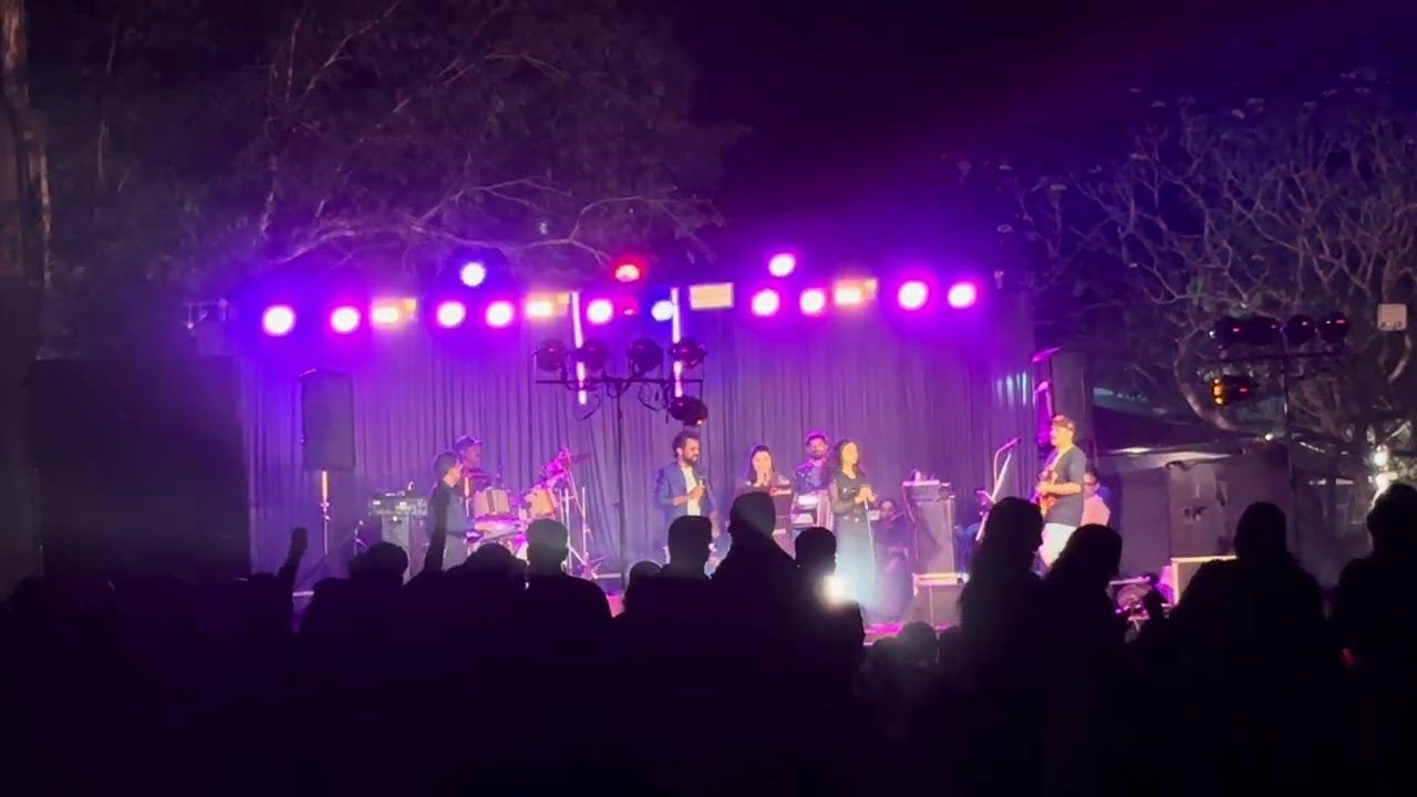  മുപ്പത്തി മുക്കോടി ദേവികൾക്കെന്നും  stage തകർത്താടിയ മുത്തപ്പൻ song... #nadanpattu #muthappan 