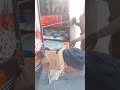 Auto riksha Kay farant gate khasy banty ha