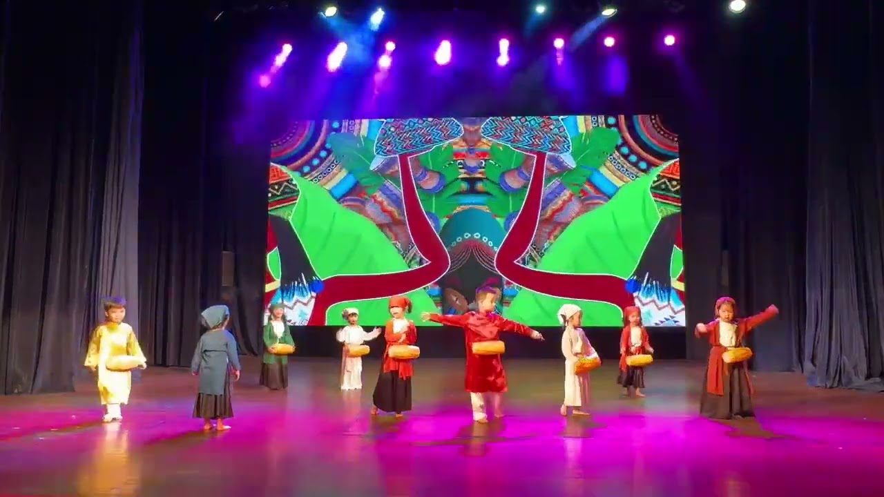 ANH MINH - TRONG COM REMIX DANCING