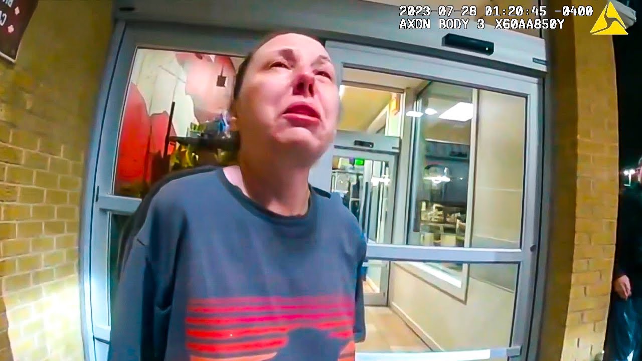 Пьяная Карен пытается проехать перед полицейским