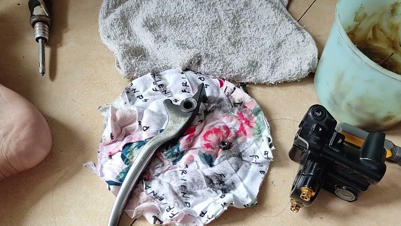 Raider 150 Master brake pump cleaning (Front)