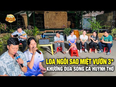Testing the 3-Star Countryside Star speaker, Khuong Dua duets with MC Huynh Tho, drowning out the...