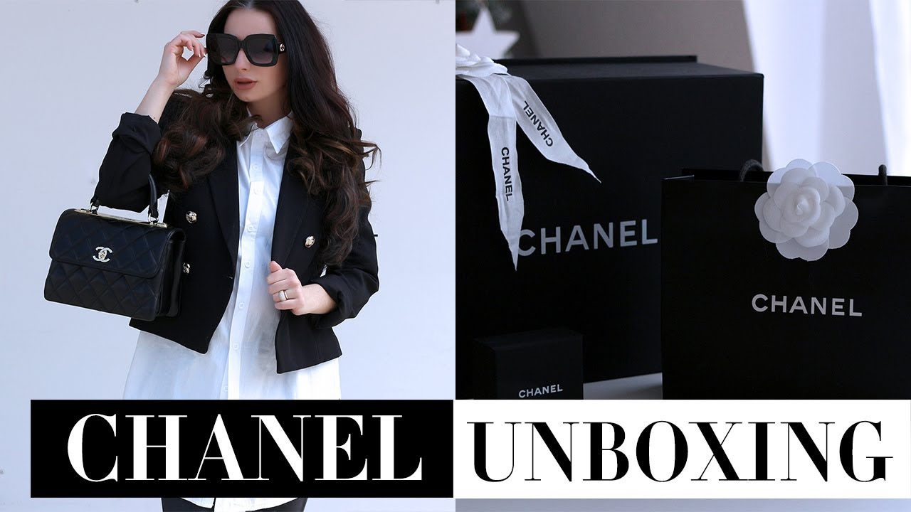 Chanel So Black Trendy CC 22B unboxing and see what fits. 