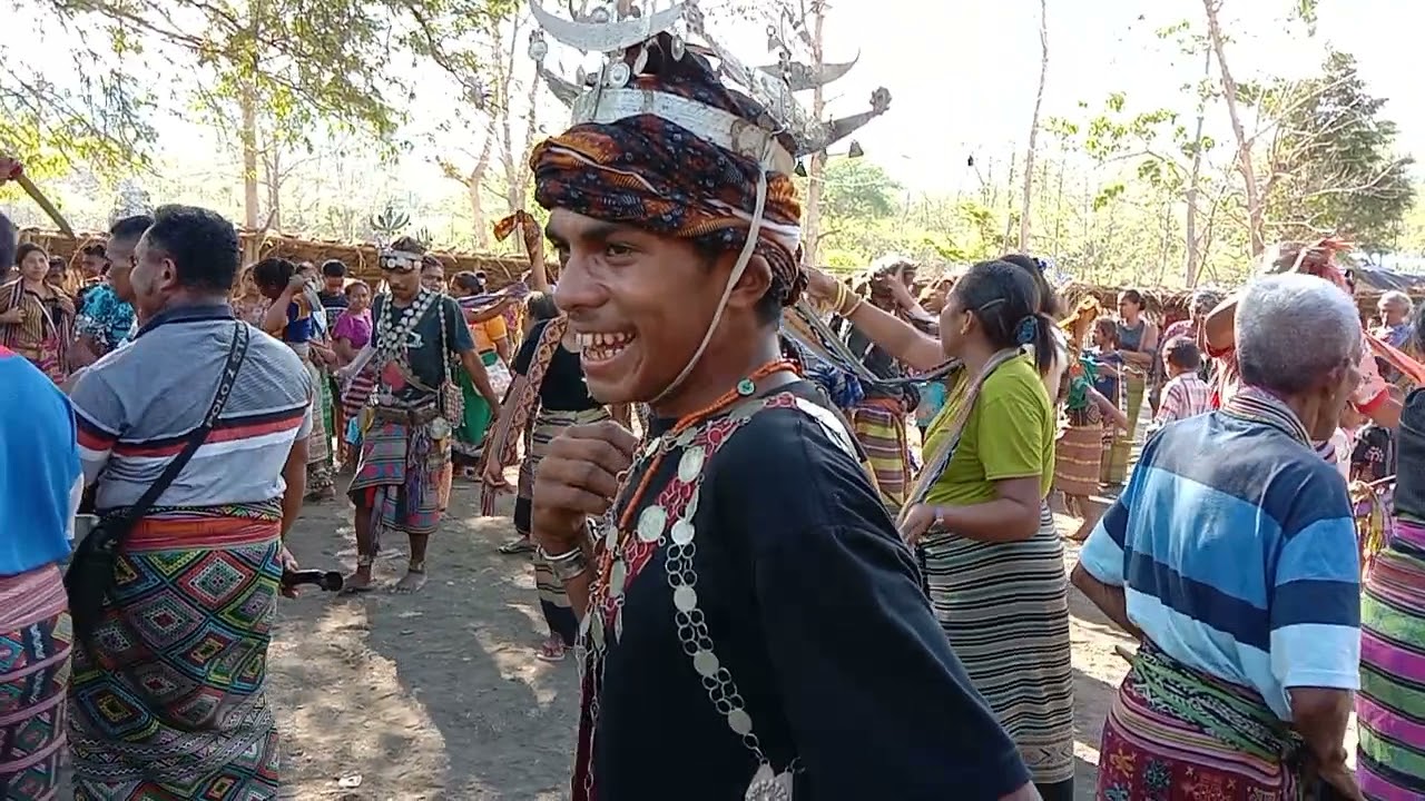 Tarian meronggeng...Budaya orang Timor...Atoen Meto