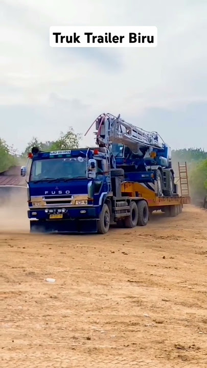 Truk Trailer Biru Angkut Derek Biru#shorts #short #viralvideos #trending#excavator#heriadi #truk#bus