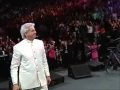 Benny Hinn sings "I am the Lord That Healeth Thee"