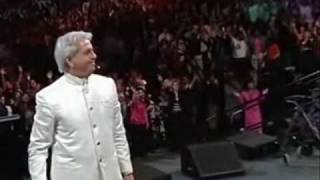 Video thumbnail of "Benny Hinn sings "I am the Lord That Healeth Thee""