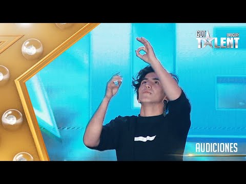 ¡EMILIANO interpretó una canción con lengua de señas!