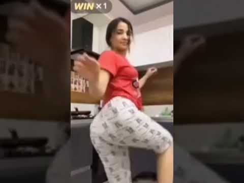 melek azad twerk atıyor!