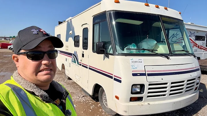 IAA Walk Around - We Found a Big Motorhome and some Epic Cars!