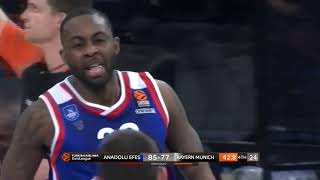 03.01.2019 / Anadolu Efes - Bayern München / James Anderson