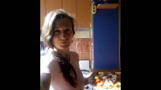 Потрясающе вкусный салат из клубники. Delicious strawberry salad. Потрясающе вкусный салат из клубники. Delicious strawberry salad.