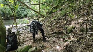 Aksi Perang Sampah oleh Gilmarpala di Bukit Guling dalam rangka Tahun Baru 2022