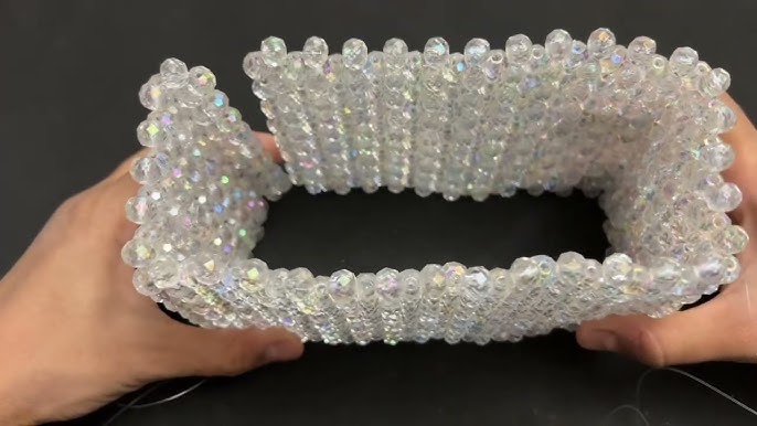 Jins va poshnali qizlarning fotosuratlari