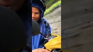 Tumpahan Minyak Kembali Memakan Korban  Pemotor Wanita Terjatuh Di Tikungan Viral Sitinjau Lauik