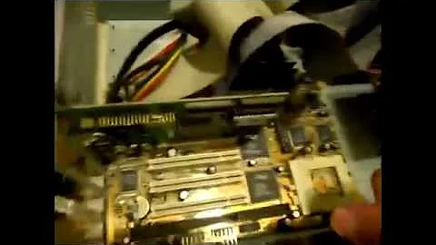 Découvrez l'étrange ordinateur avec le CPU AMD K5 PR 166