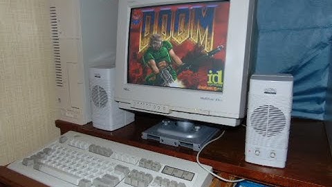 Playing DOOM on my 486 DX2 66MHz