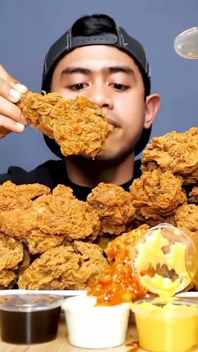 mukbang ayam KFC sama sambel geprek #shorts #mukbang #tanboykun #youtubeshorts