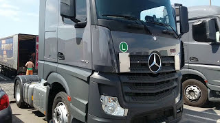 Prezentarea Cabinei Mercedes Actros Euro 6 din 2019: Confort și Tehnologie pentru Șoferii de Camion