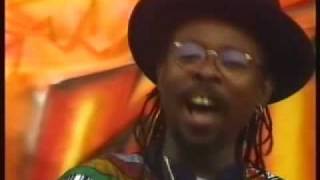 OUSU LION NJIE  &  DeDe Lopez  |  fen bey faloo