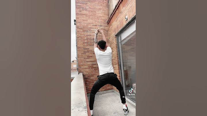 Elver Sánchez bailando tiktok