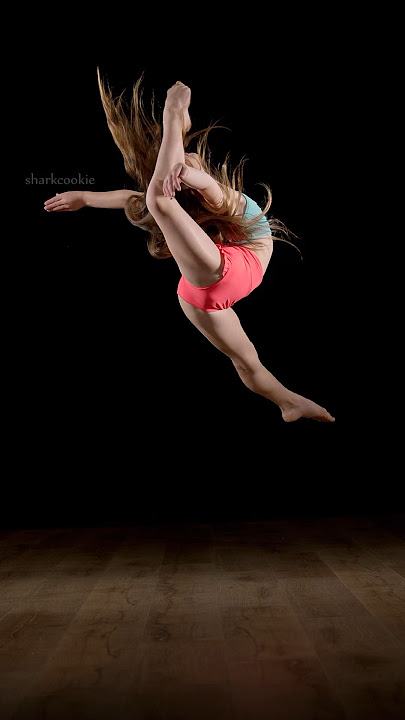 Incredible firebird jump with Lola #dancephotography #ballerina