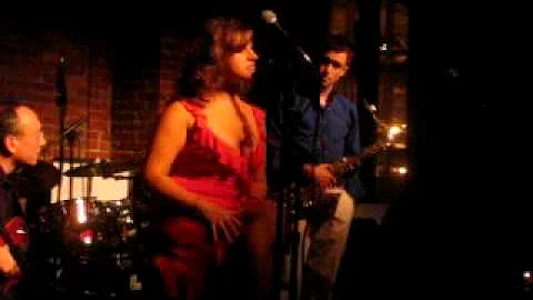 Sarah Donaldson Performs "Autumn Leaves"