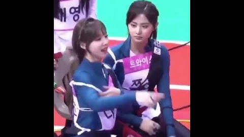 Why Tzuyu Staring At Nayeon? 😆