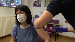 Vacunaciones a profesionales socio sanitarios y personas dependientes en Etxarri Aranaz