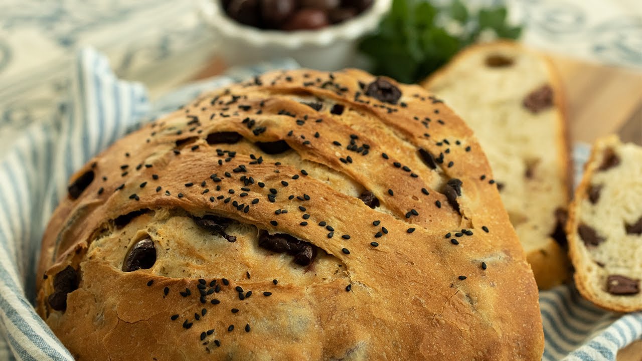 Greek Homemade Olive Bread: Eliopsomo