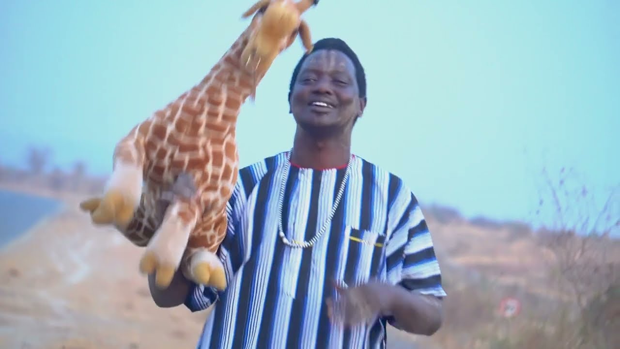 Alek_Mamiir_Aleec_Enong_Jiengden_De_Australia (Official_Music_Video)