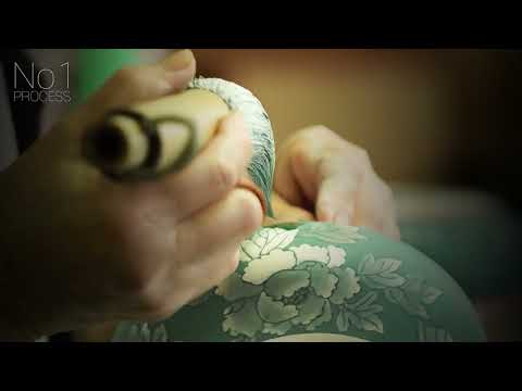 Видео: 400-летний гончарный рай, посетите гончарную фабрику Арита в Японии