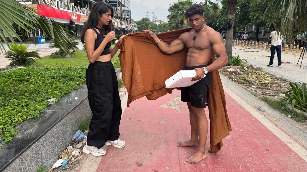 Bikhari nikala bodybuilder 😱#explore #prank #viral 