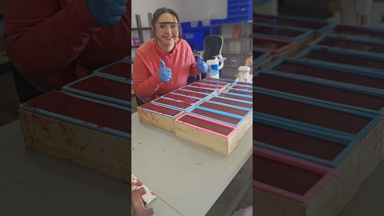 Изготовление нескольких ТЫСЯЧ кусков мыла в феврале