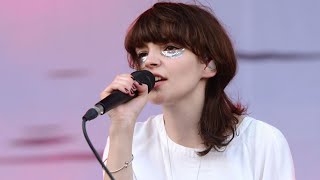 Video thumbnail of "CHVRCHES - Dead Air - Live"