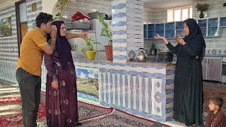 Akbar Ve Dükkân Sahibinin Kız Kardeşinin Yı Evden Kovma Planı