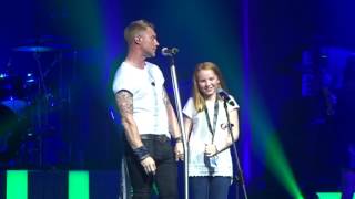 Video thumbnail of "Ronan and his daughter in Dublin 2016 with Think I don't remember"