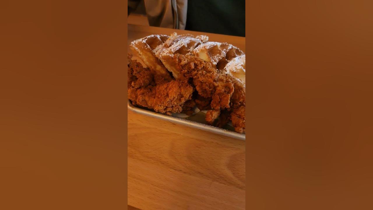 Tasty Waffles with fried chicken halal 😋 YouTube