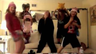 Harlem Shake Sleepover Style