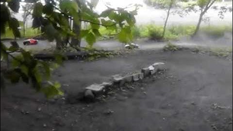 Traxxas 4x4 vs SC10 4x4