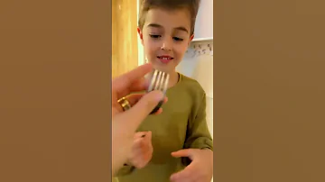 خلودة انقذني واخترعلي قفل للباب من الشوكة 