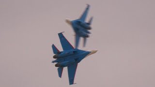 : Russian Knights Su-35S aerobatics at the Dubai Airshow 2023