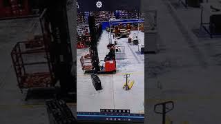 Reach Truck Exident | Battery lock broken in runing machine