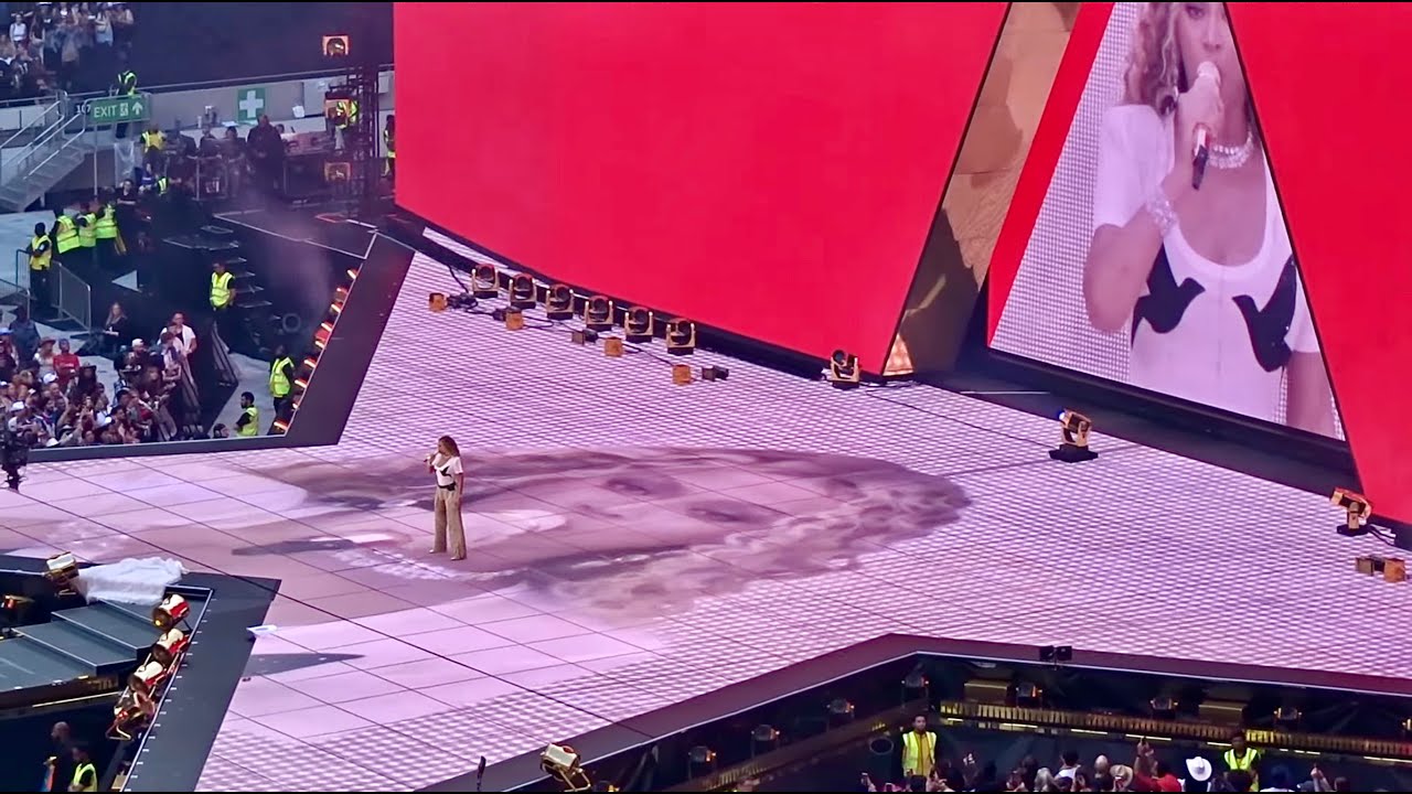 BEYONCE - Final Concert in London / Day 6 / COWBOY CARTER TOUR - Tottenham Hotspur Stadium 16/6/2025